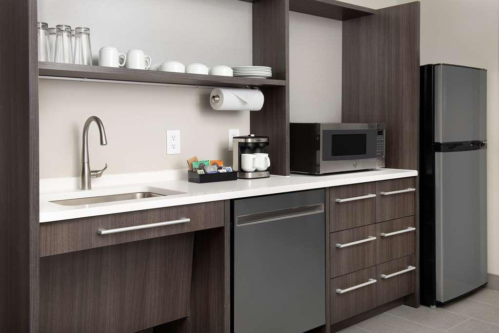 Home2 Suites By Hilton Denver Central Park Номер фото