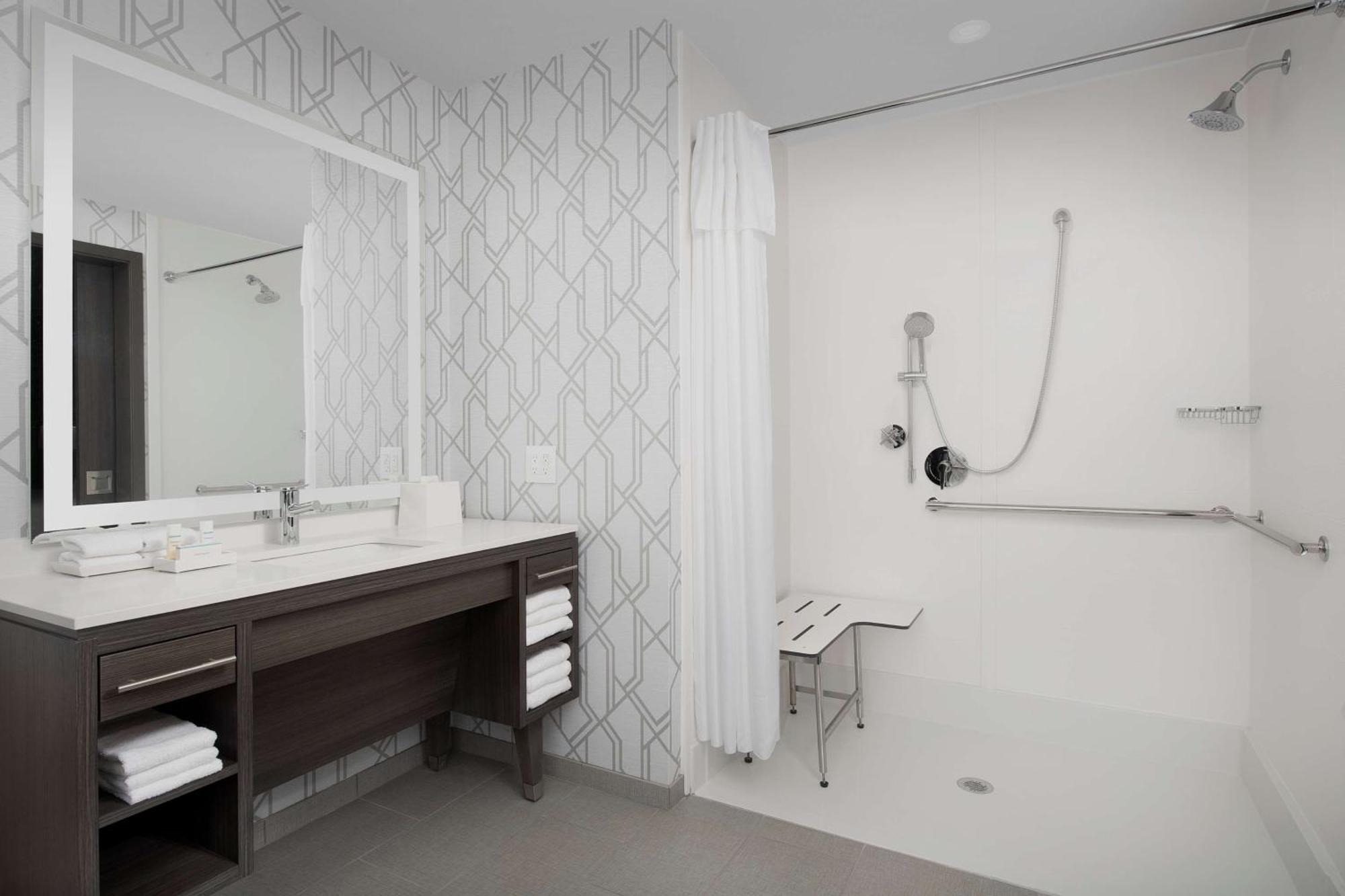 Home2 Suites By Hilton Denver Central Park Экстерьер фото